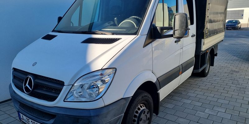 Bild vom Fahrschullastwaagen: Mercedes Benz Sprinter